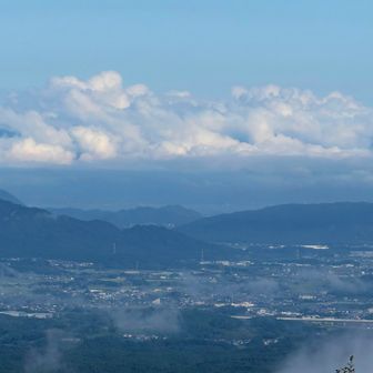 三上山も見えました。

下山します。