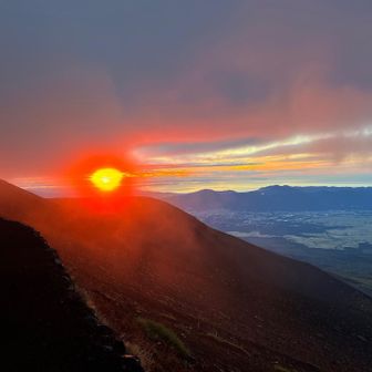 ご来光🌅
山頂からも見てみたいなー
