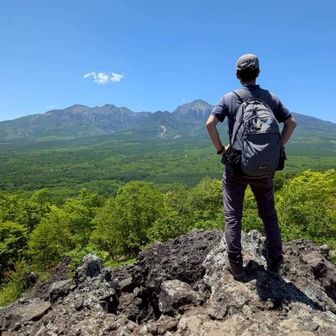 お山大好きトレーナー