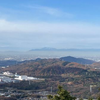 遠くに伊吹山⛰️
手前は尾張本宮山
