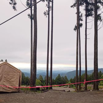 いい眺め。ここにあるTENKU CAMP BASE 奥武蔵、お高いキャンプ場かと思ったら普通のお値段ですね。一度来てみたいかも