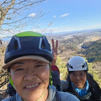あまりの絶景360度の展望に
山友さんもこの笑顔😊