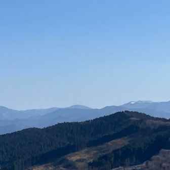 天狗塚〜綱付森の稜線
その右がたぶん土佐矢筈山