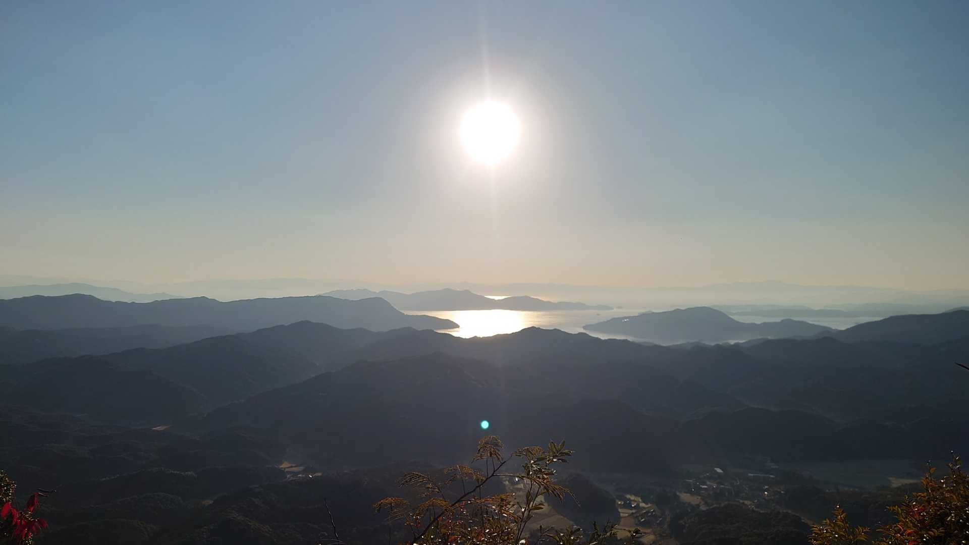 山頂より