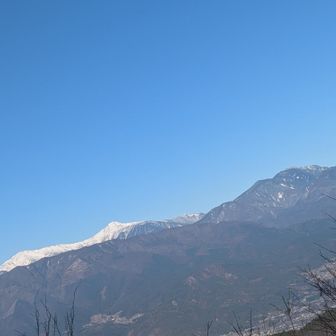 右側…雪無いのが鳳凰三山
左側に…北岳🏔️