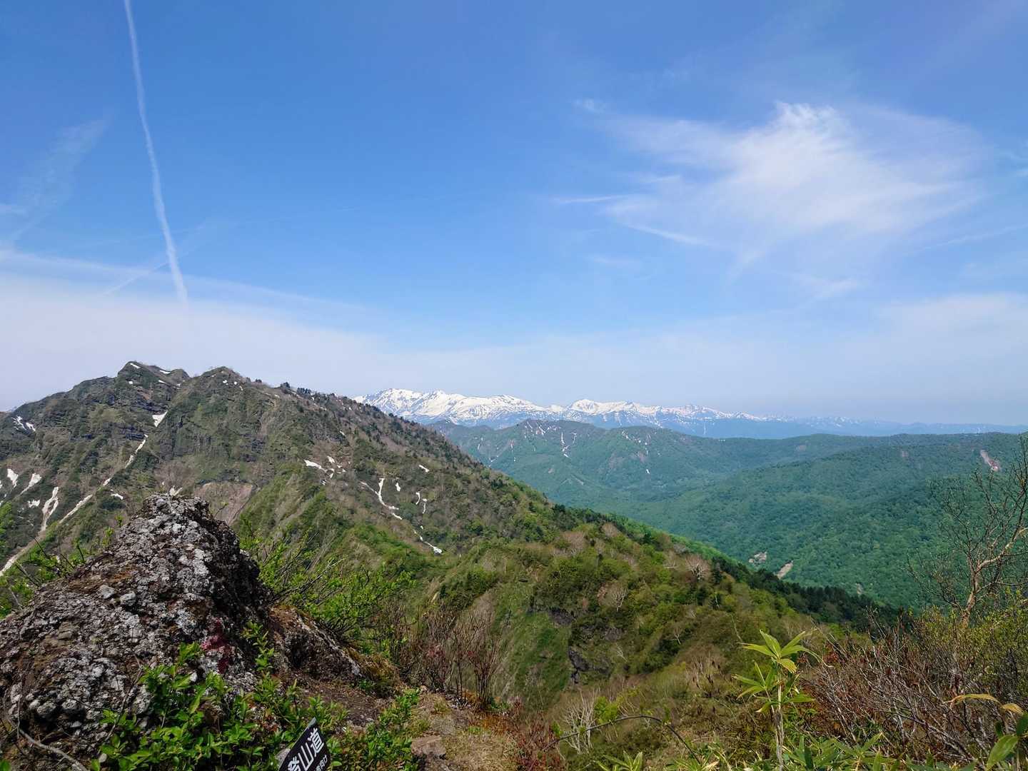戸隠山頂から白馬三山方面