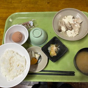朝ご飯🍚
温泉卵のイラストがかわいい🥚

美味しい朝ごはん、ありがたい☺️