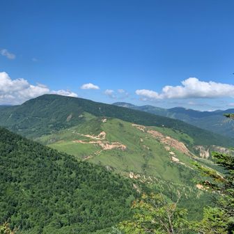 土鍋山から毛無峠方面