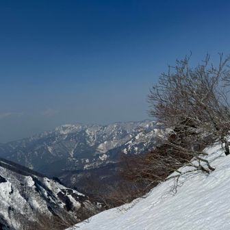 栗駒方面
うっすら😅

花粉か黄砂か、、、💦