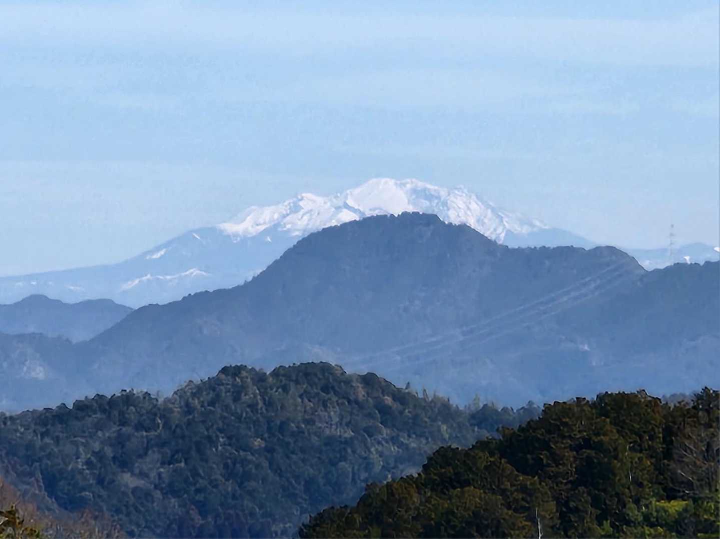 古城山？に重なる御岳山