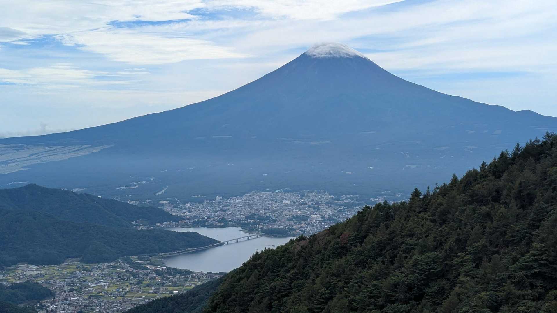 御坂山登山口-御坂峠-カネ山-御坂山-観音平山-旧御坂峠- 縦走コースの写真