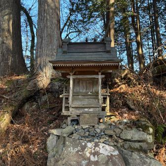 「大根山の神」
お参りします