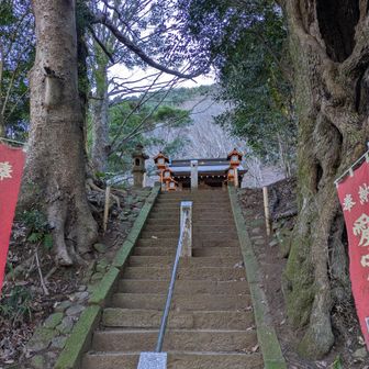 こちらに下山です