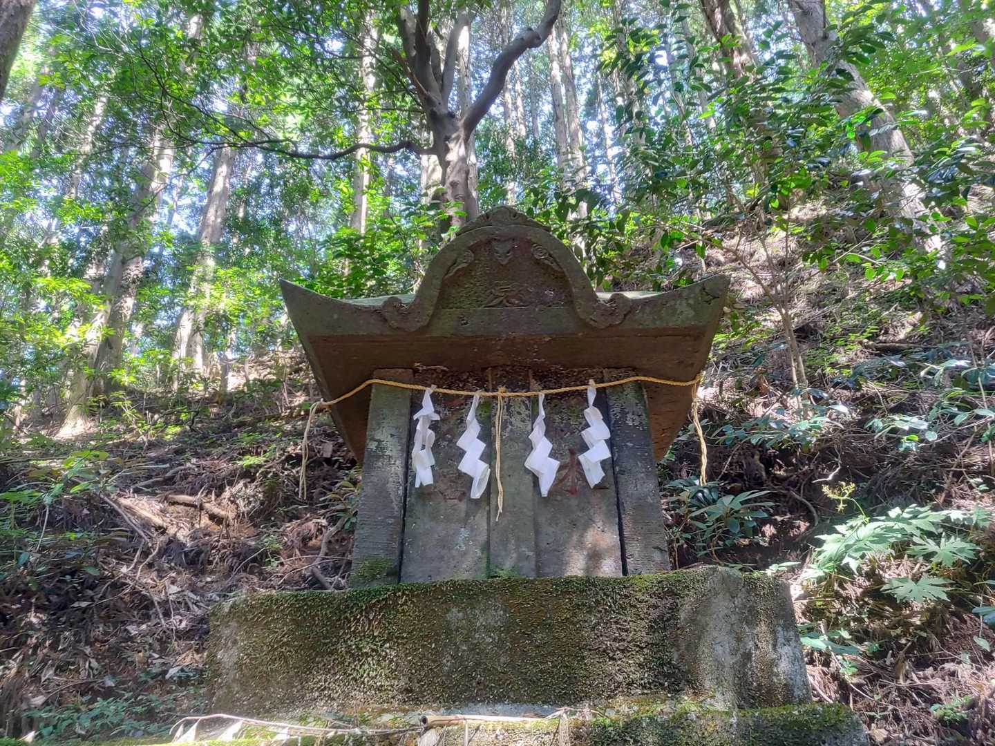 緩木山登山口-五輪塔-緩木山 往復コースの写真
