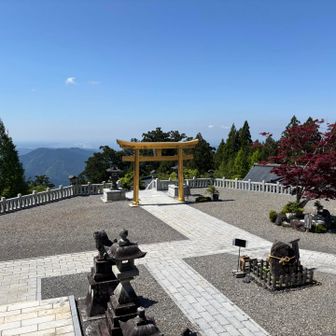 秋葉山にくると、お約束の景色。