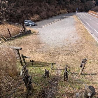 ぼっち駐車場へ帰還　少し休んで正面の九千部岳へ