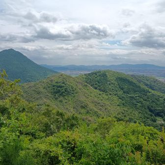 田中山は急登につき、今回のラスボス的存在😫 
ようやく登り切りました！ さすが展望の峰✨️