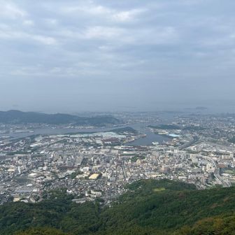 奥までは見えず