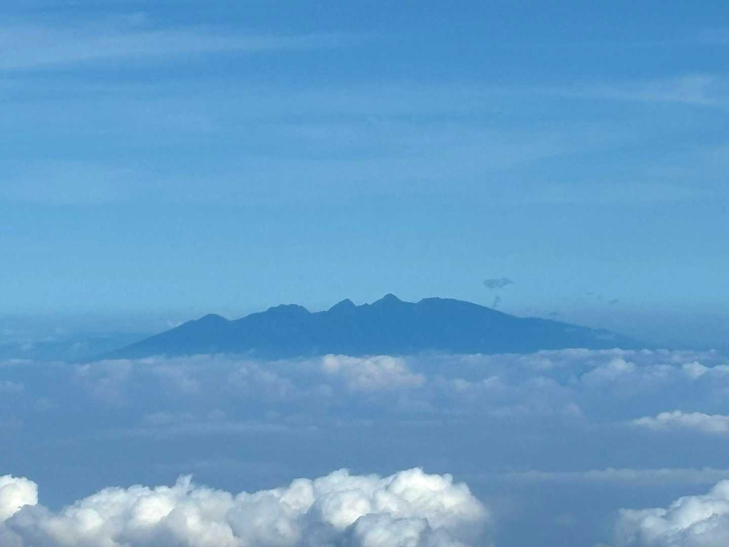 八ヶ岳も今日は雲が無くて暑そう
