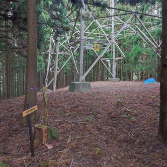 鉄塔と丸山頂上の位置関係