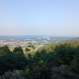 勘が働いて寄ってみた。富士見台。霞んでなければ、富士山見えるのかな。