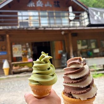 やっと駐車場💦ソフトクリームが美味しい😋