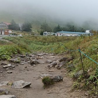 小屋が見える☺️
やっと車山肩に到着です。