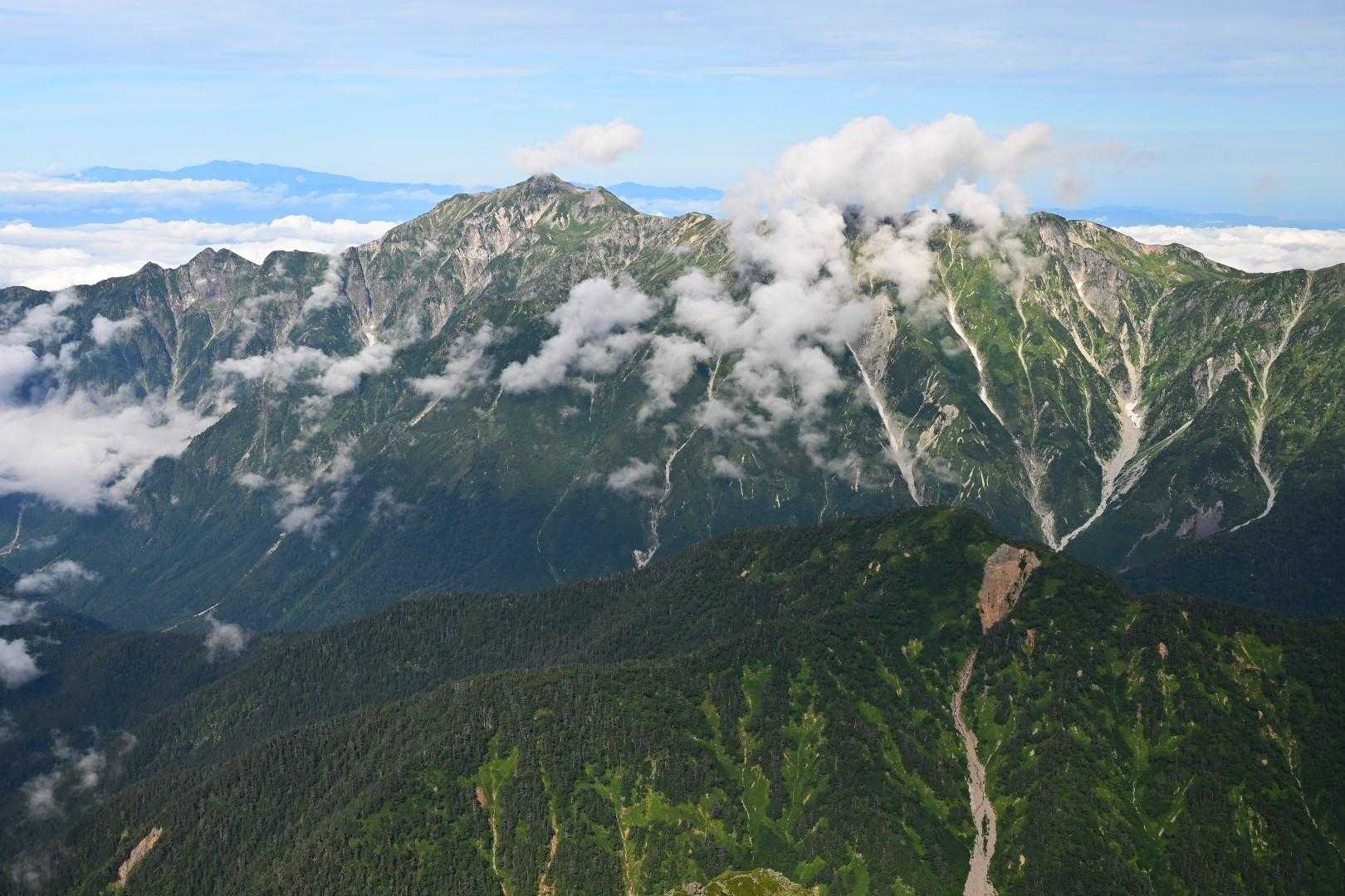 飛騨乗越-大喰岳-中岳-南岳-長谷川ピーク-北穂高岳北峰 縦走コースの写真