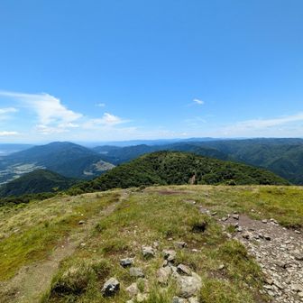 ホッケ山から
権現山、霊仙山、おくに比叡山