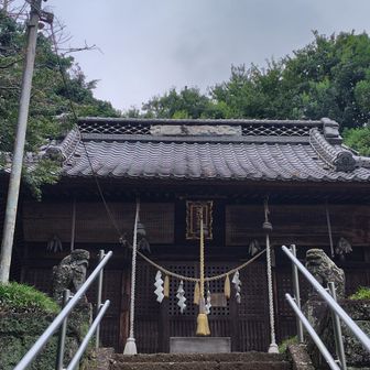諏訪神社の拝殿