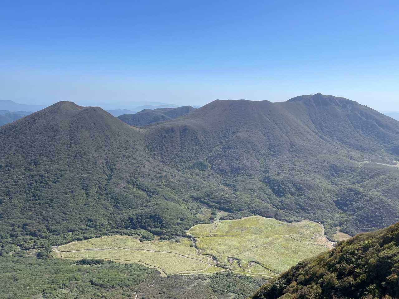 右側には坊がツルから大船