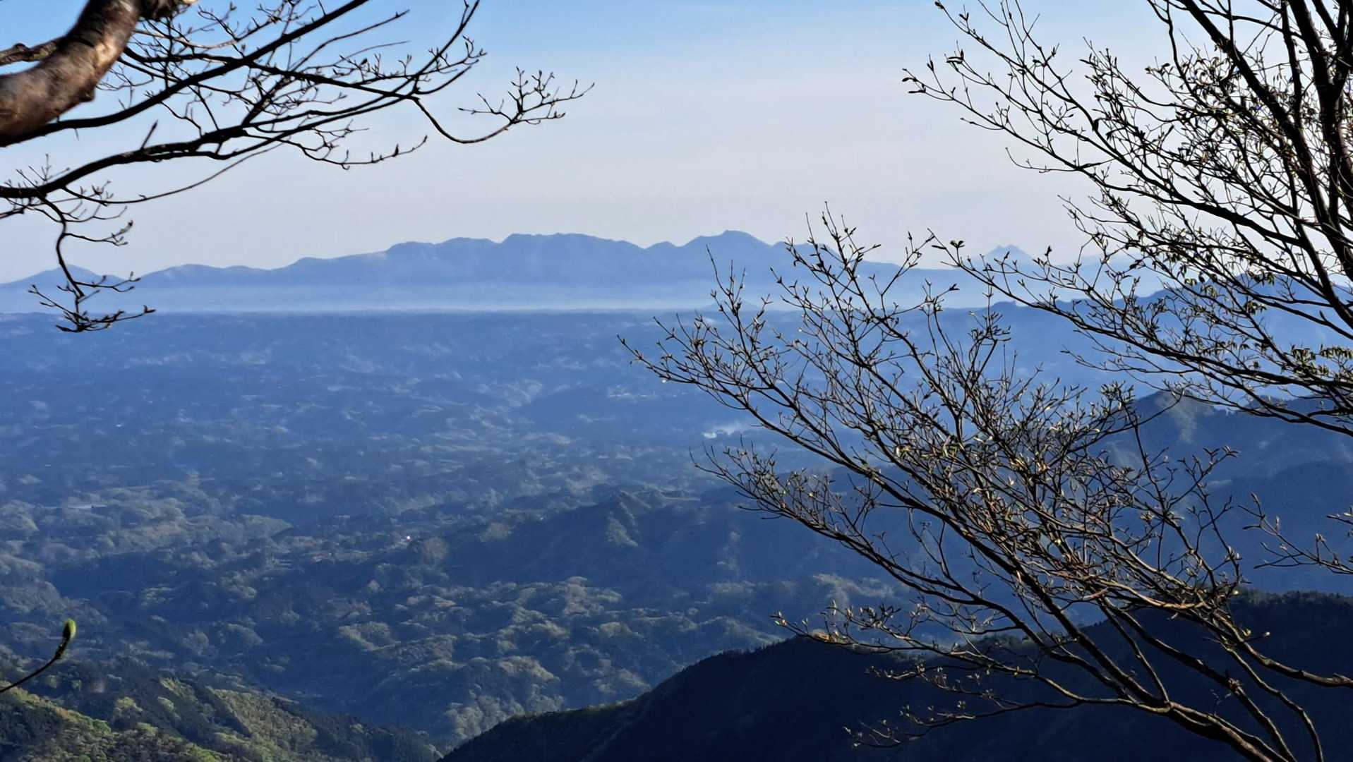 九重。涌蓋山から由布岳も覗いている✨