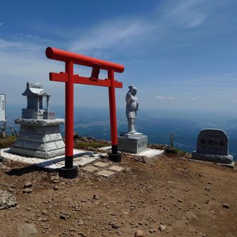 釈迦ヶ岳山頂。