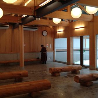 素敵なトイレ兼休憩場でランチしました。