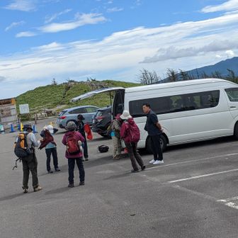 駐車場に到着しました。　易しい三峰山でしたね〜。