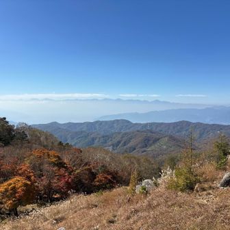 うっすらですが南アルプスと八ヶ岳