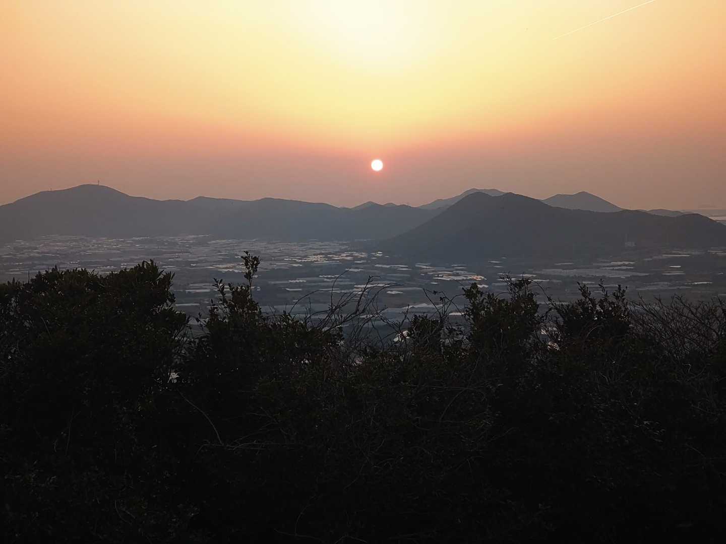 整備された尾村山からの夕暮れです。
日が長くなりましたね