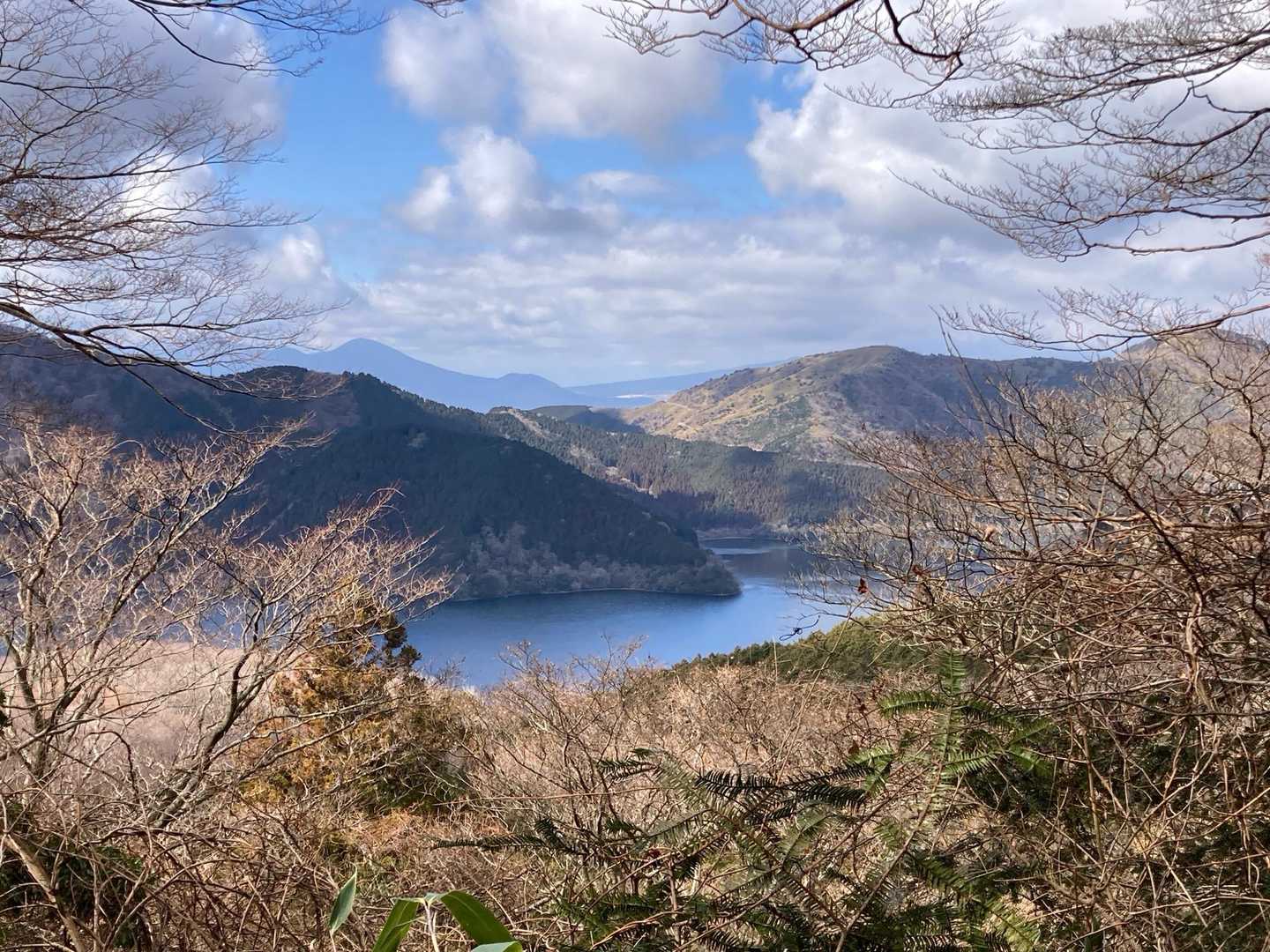 だいぶ降りてきた
下の方は晴れてる