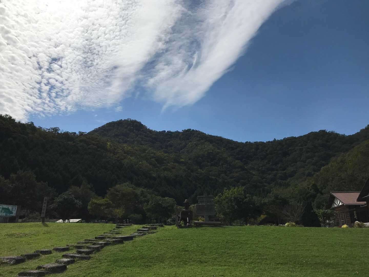 下山しました☺️
良く整備されてて歩きやすく、展望もよく、楽しいお山でした。

今日もありがとうございました😊