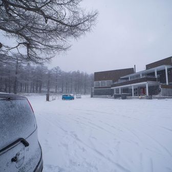 車坂峠の駐車場。一台のみ・・帰宅後レポを見ると賽の河原までぐるっと周回された様子