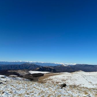 北アルプスくっきり。この３連休は富山天気悪いって聞いてたけど雲なさそうだな〜
と思ったら、今日はすごい綺麗で立山もくっきりだったみたい。
明日から大雪。どうかご安全に