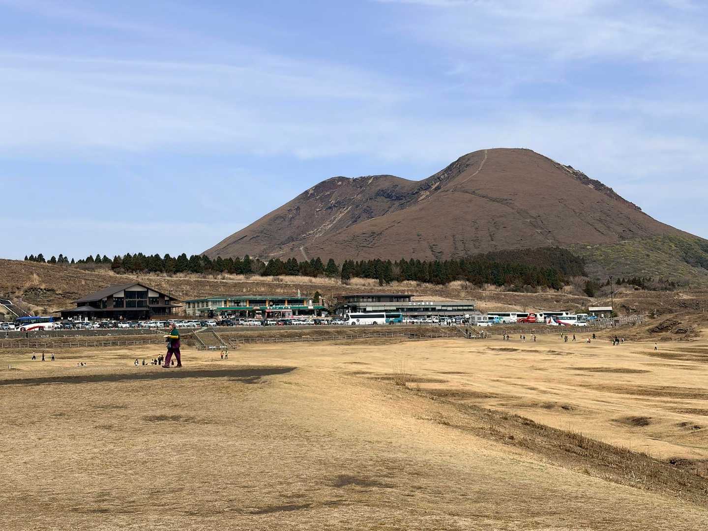 杵島岳。30分ほどで登れるそうです。
