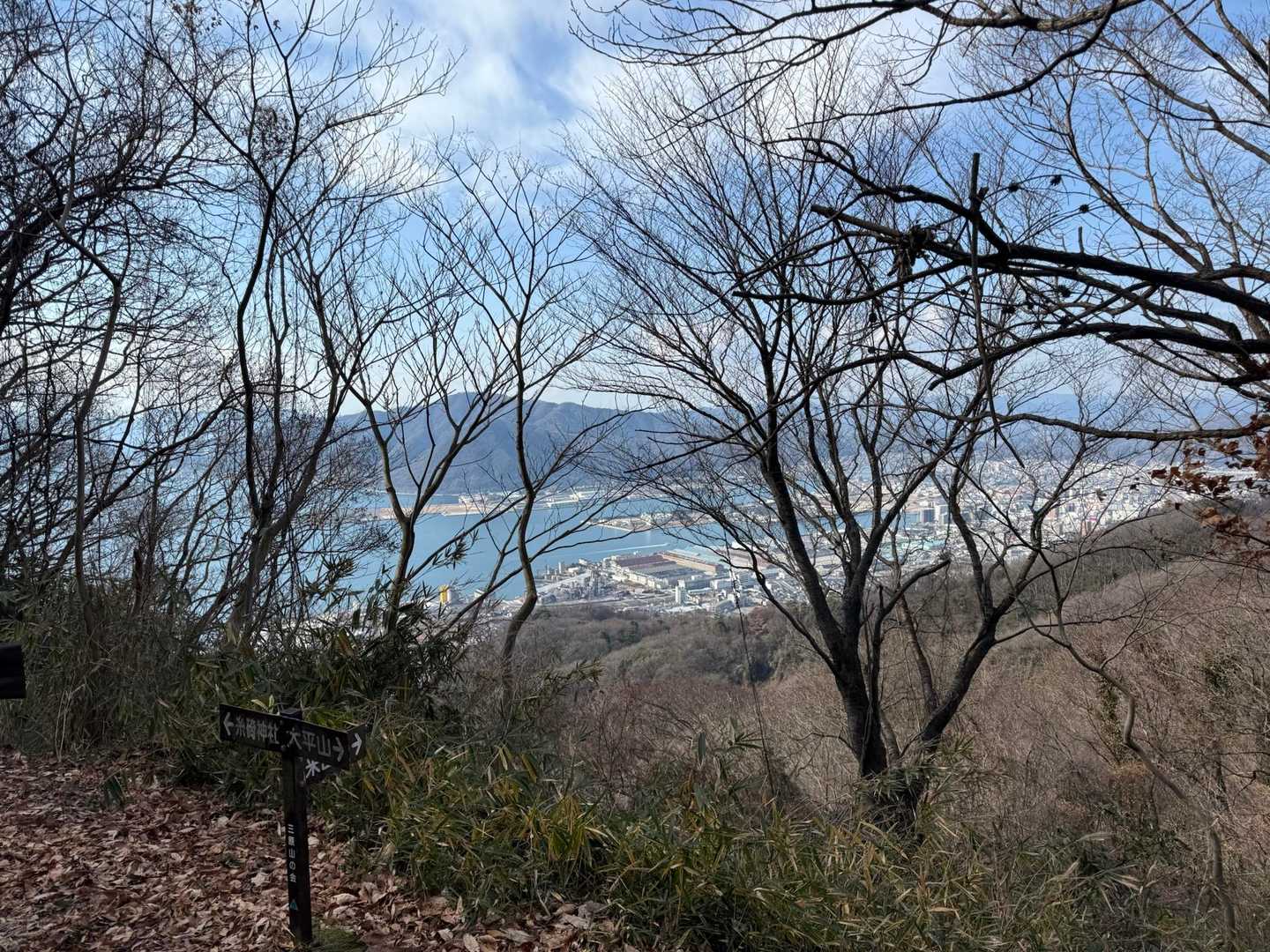 鳴滝登山口バス停-鳴滝城山-鳴滝山-鉢ヶ峰-大平山-米田山 縦走コースの写真