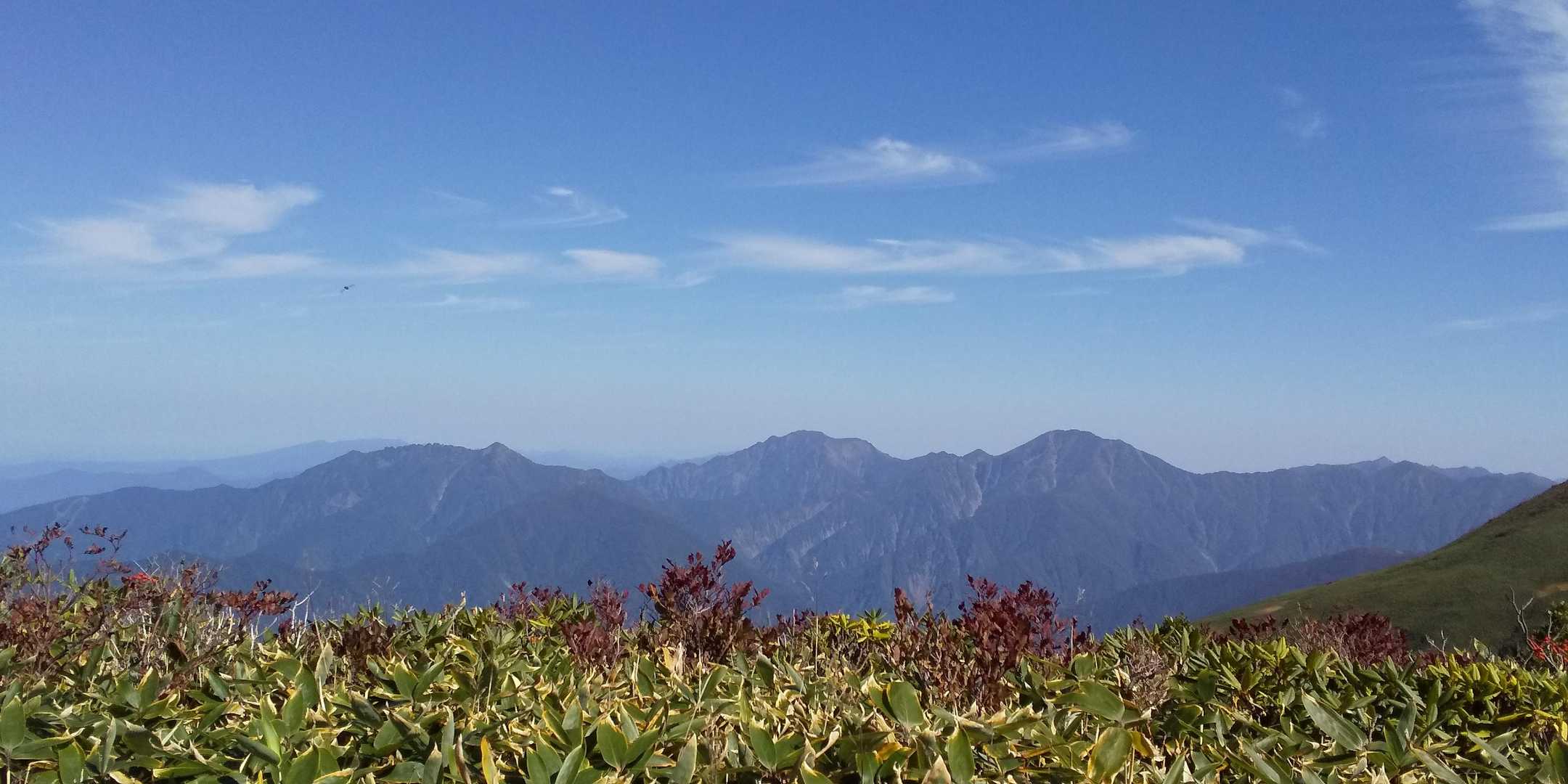越後三山、やっぱりカッコいい‼️
向こうのお山でも秋山堪能されている方がきっといますね☺️
ヤッホー👋