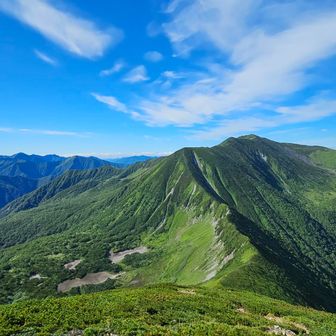 日高山脈の主峰 "幌尻岳" と "七ツ沼カール"。美しい。