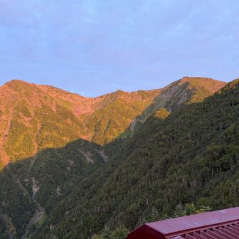 朝焼けの赤石岳と小赤石岳