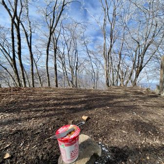 霧氷見ながらカップ麺
そりゃ美味いよ😋