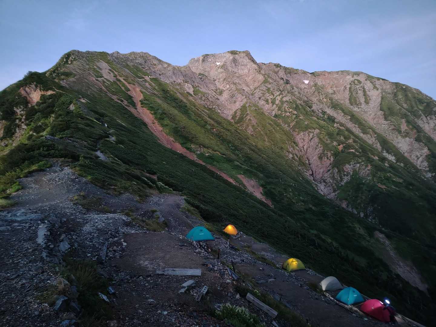 19日の朝、晴れて初めて五竜岳を観る
