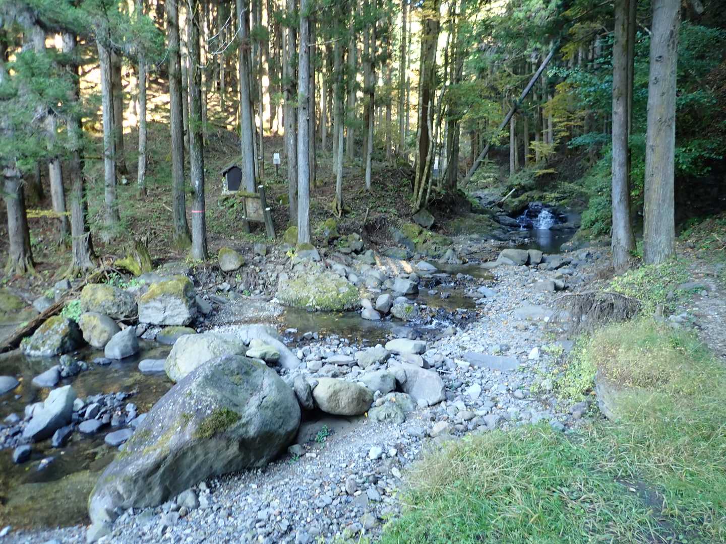 出だしで２度、川を渡ります。
