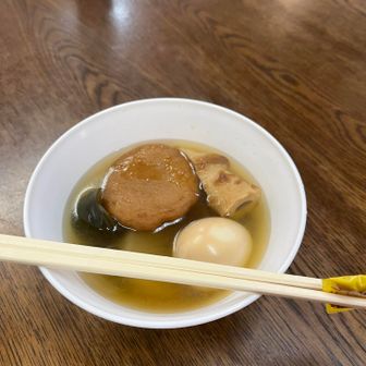 これが世界で1番美味しいおでん🍢
これのためだけに登りたいまである
次はビールと、、、🫶🏻🫶🏻